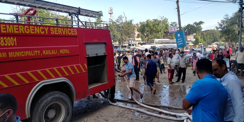 अत्तरियामा रहेको टेक्सास डान्स बारको स्टोर रुममा आगलागी